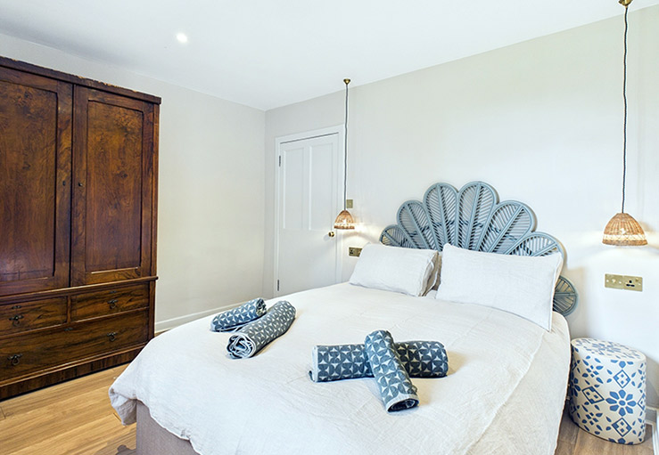 Master bedroom Master bedroom