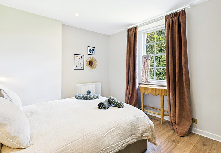 Master bedroom Master bedroom