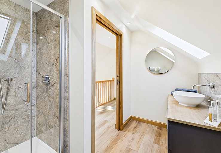En suite shower room En suite shower room