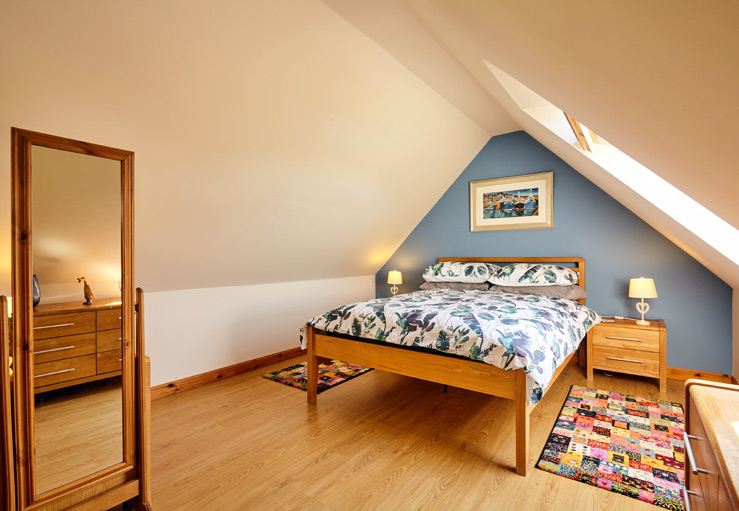 Master bedroom Master bedroom