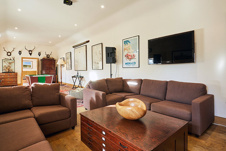 Games room (shared) Games room (shared)