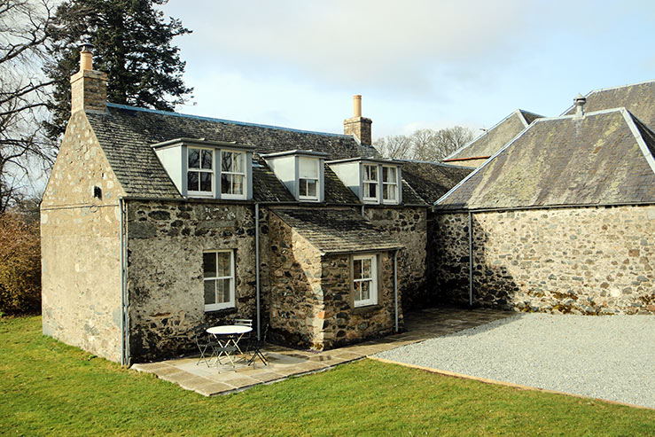 Garden Cottage at Ashintully Castle Garden Cottage at Ashintully Castle