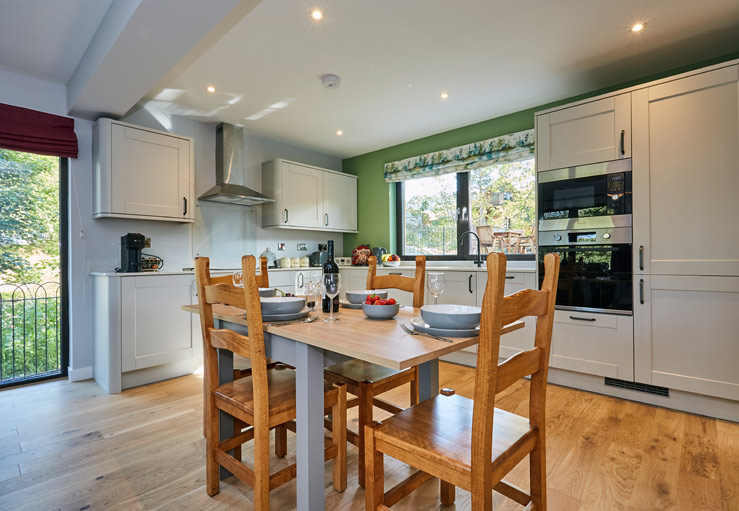 Sitting/dining room/kitchen Sitting/dining room/kitchen