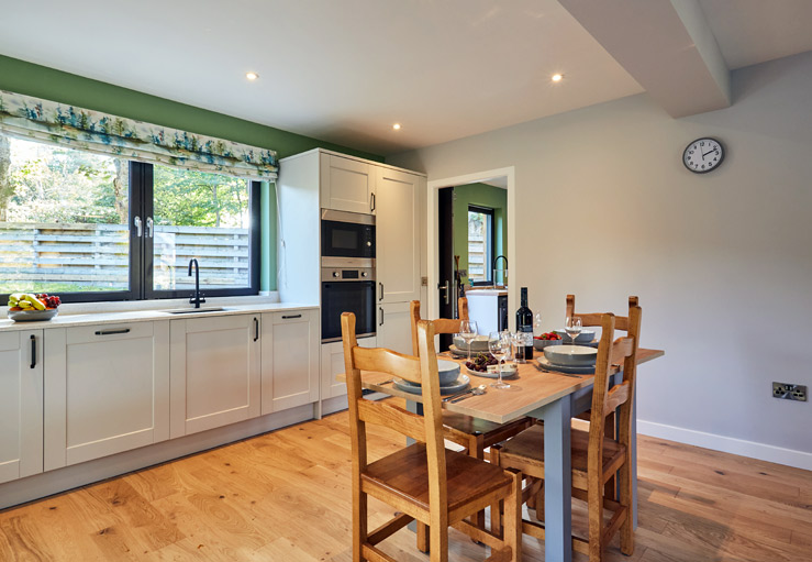 Sitting/dining room/kitchen Sitting/dining room/kitchen