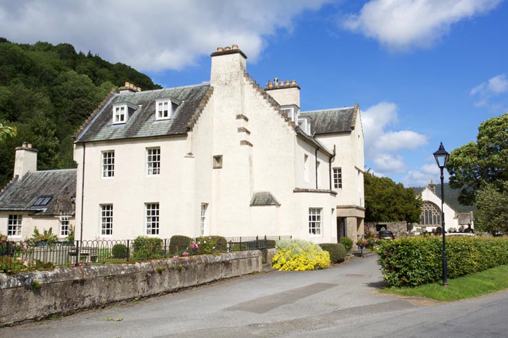 Nearby Fortingall Hotel bar and restaurant Nearby Fortingall Hotel bar and restaurant