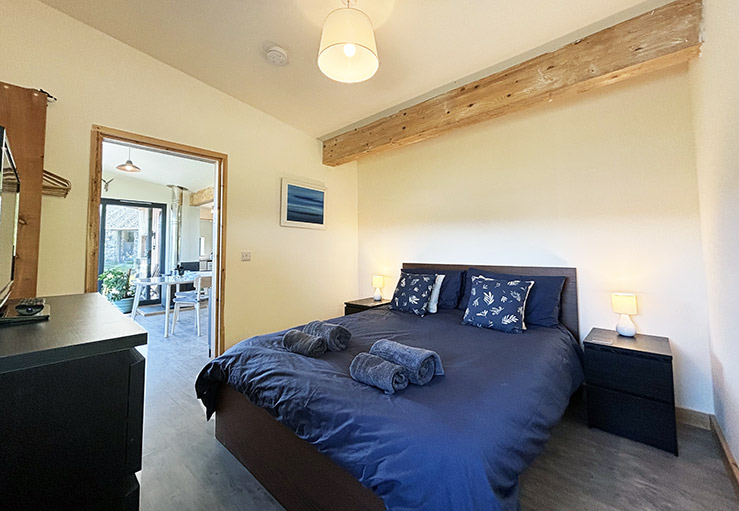 Master bedroom Master bedroom